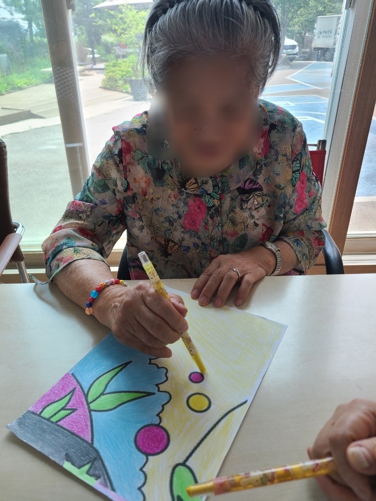 2021년 8월 3일 인지 프로그램(바닷속 풍경 그리기) 