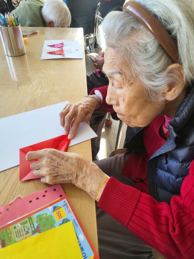 12월 인지프로그램 ( 산타 색종이 접기)