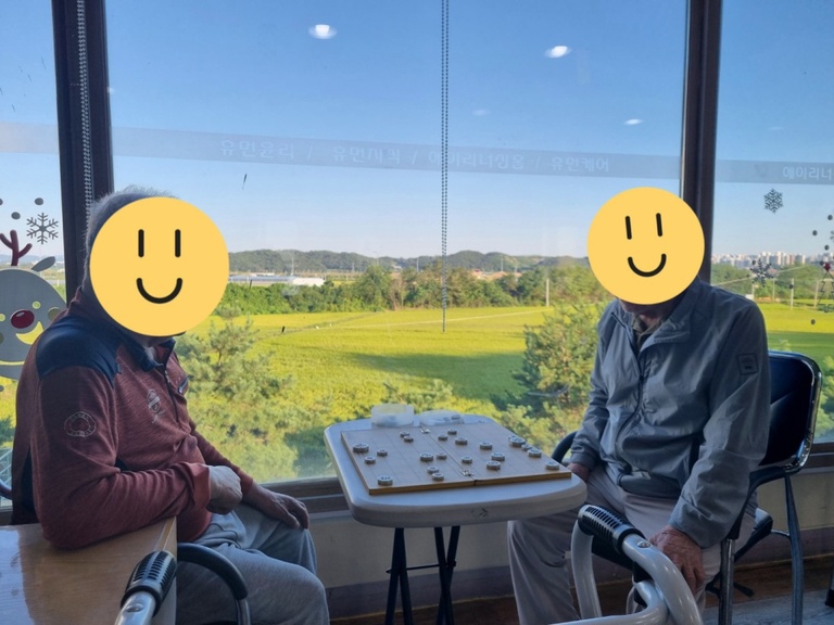 어르신들 장기한판-가을 들판이 물들어가고 있어요^^