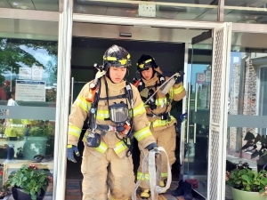 오늘 따라 세상에서 가장 멋져보이는 소방대원들~